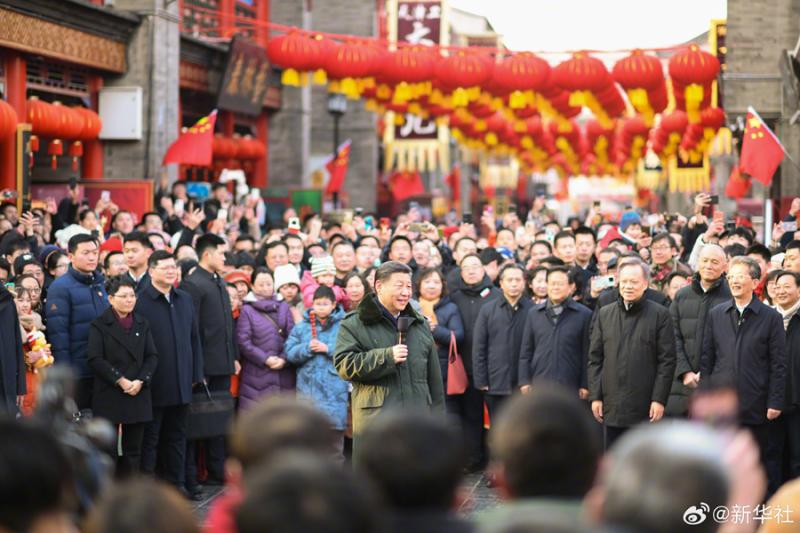 习近平春节前夕在天津看望慰问基层干部群众(图14)
