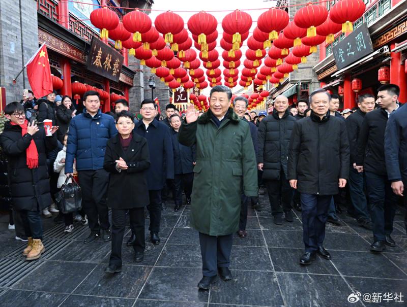 习近平春节前夕在天津看望慰问基层干部群众(图13)