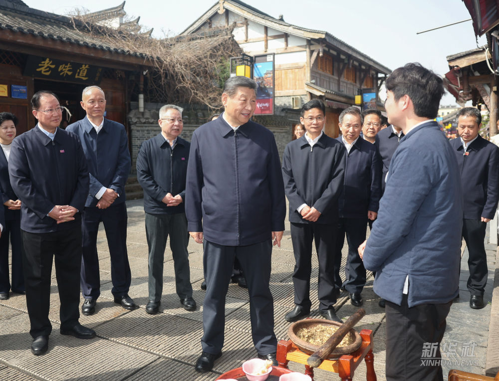 习近平在湖南常德市考察调研(图1)