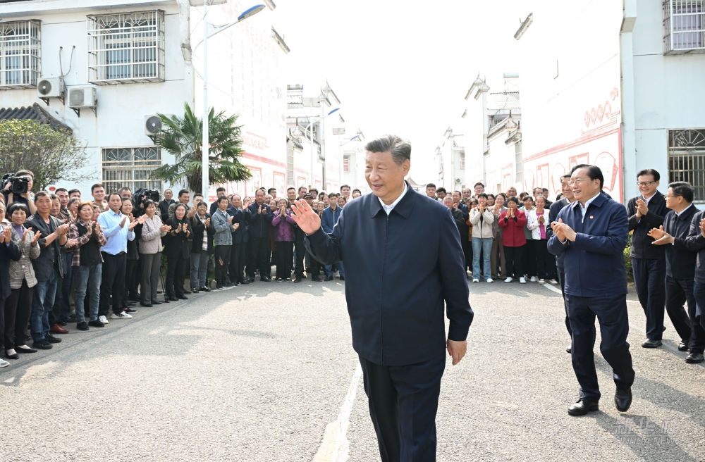 习近平在湖北考察调研(图12)