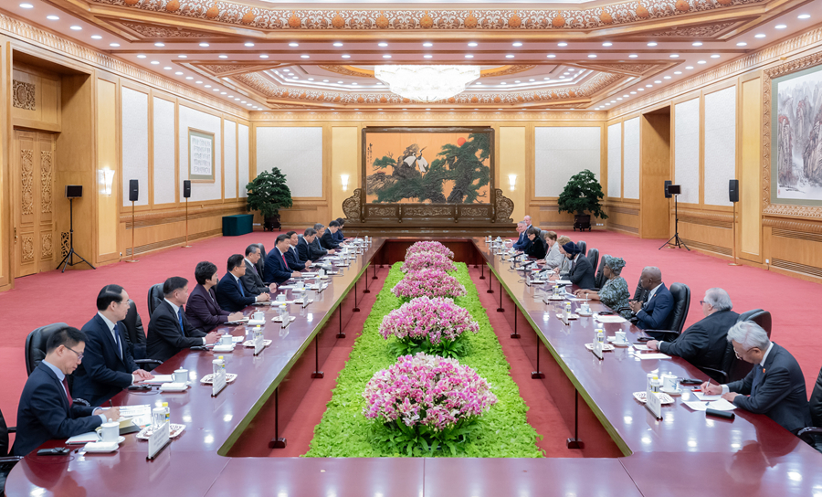 习近平会见主要国际经济组织负责人(图2)