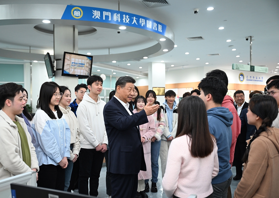 习近平考察澳门科技大学(图4)