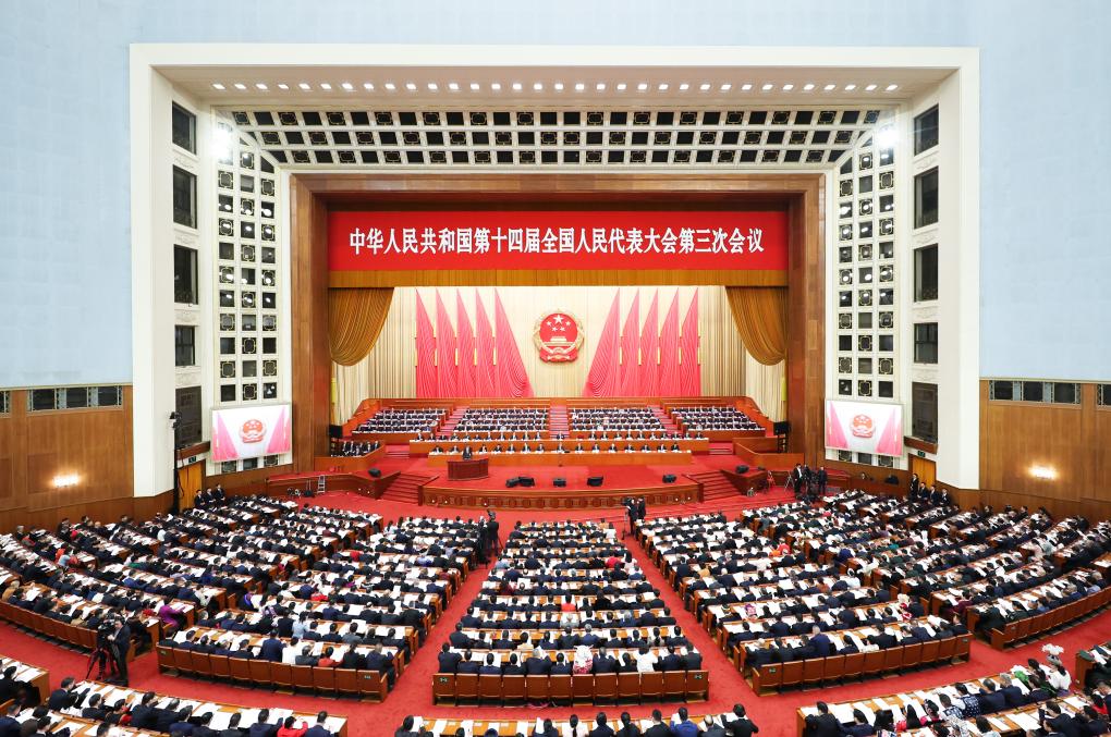 十四届全国人大三次会议在京开幕 习近平等在主席台就座(图2)