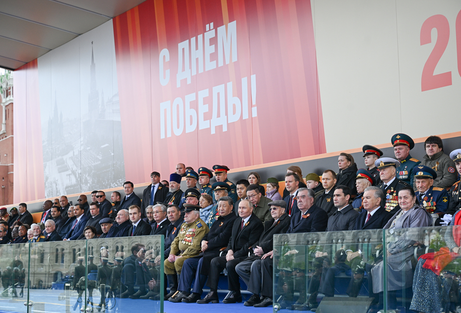 习近平出席俄罗斯纪念苏联伟大卫国战争胜利80周年庆典(图4)