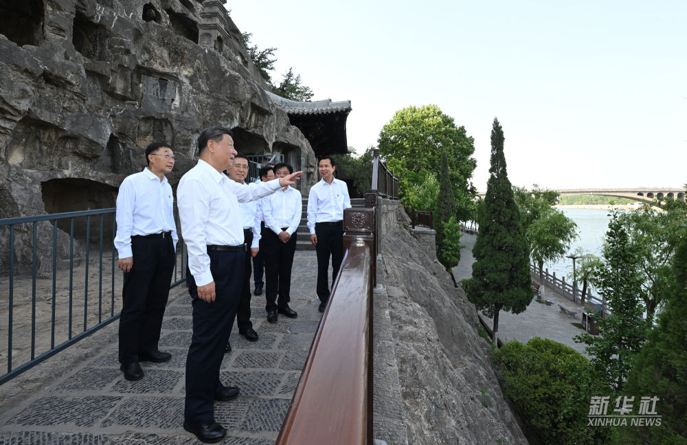 习近平在河南洛阳市考察调研(图7)