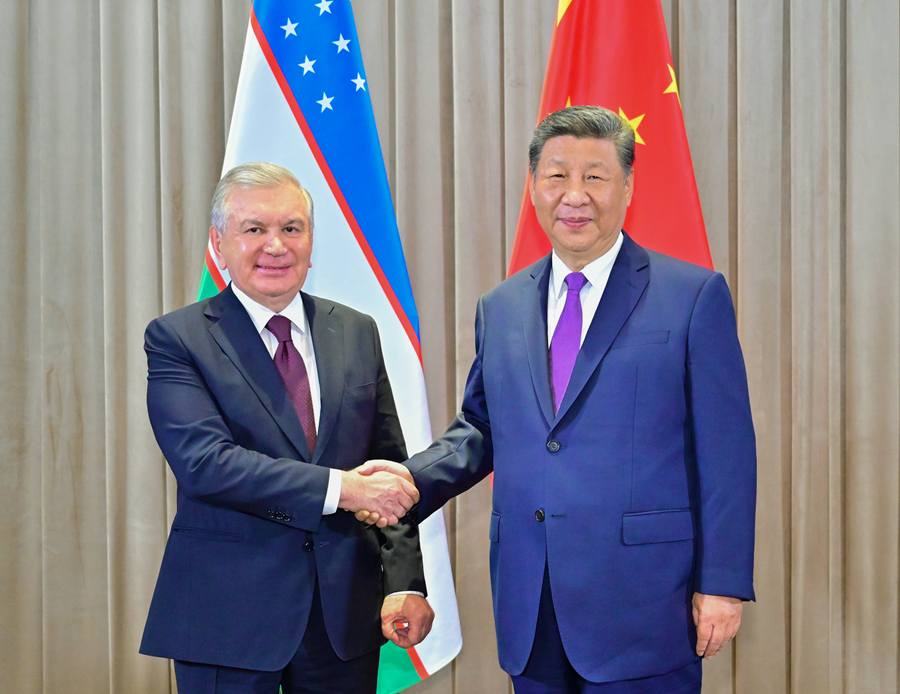 习近平会见乌兹别克斯坦总统米尔济约耶夫(图1)