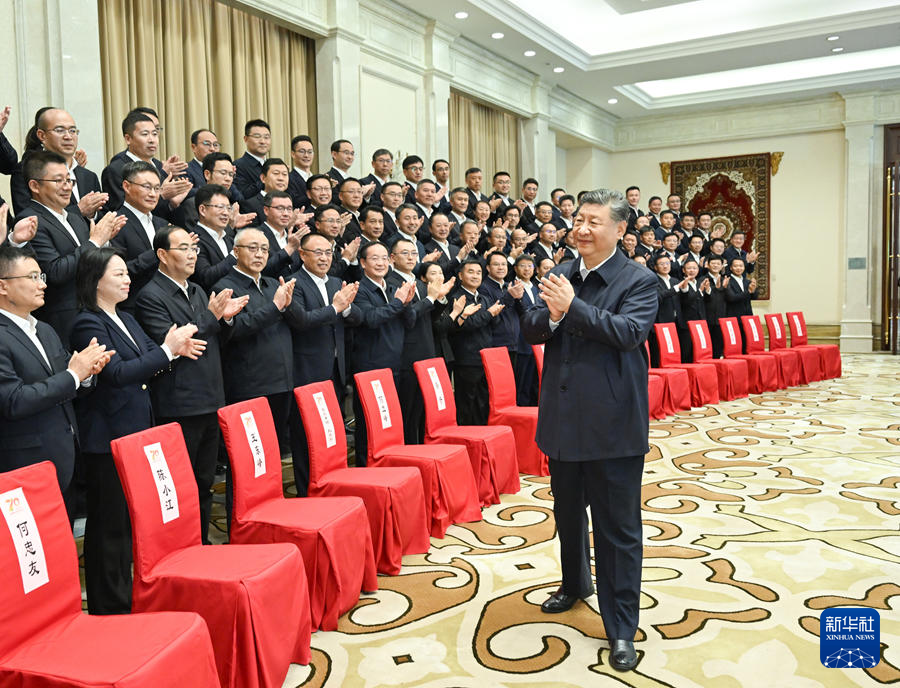 习近平接见新疆各族各界代表(图7)