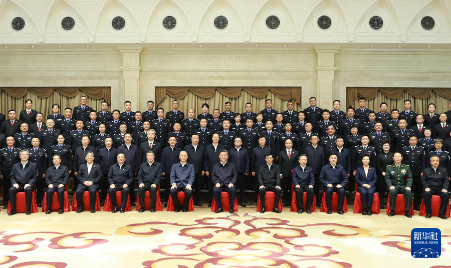 习近平接见新疆各族各界代表(图8)