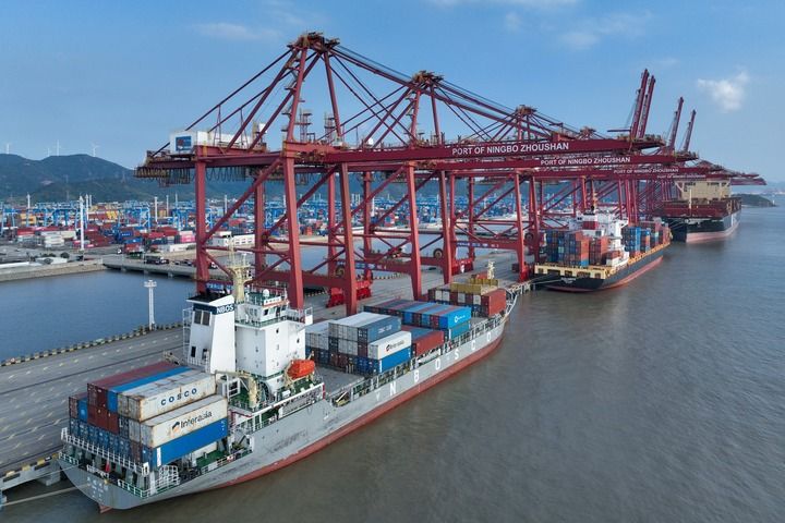 思想之光照亮奋进之路——以习近平同志为核心的党中央引领中国经济社会高质量发展迈向新境界(图3)