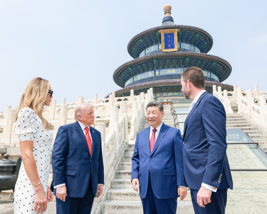 习近平同美国总统特朗普参观天坛(图3)