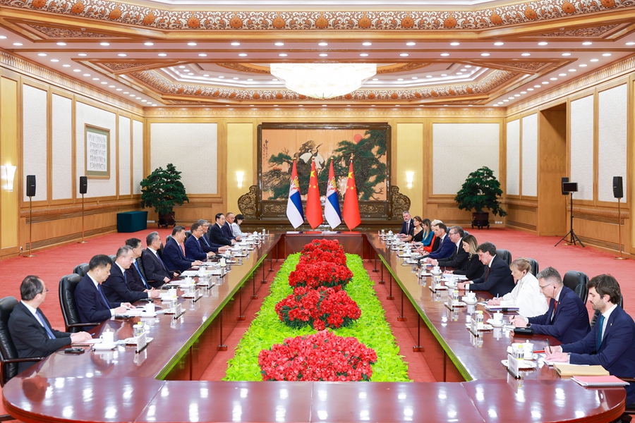 习近平同塞尔维亚总统武契奇会谈(图2)