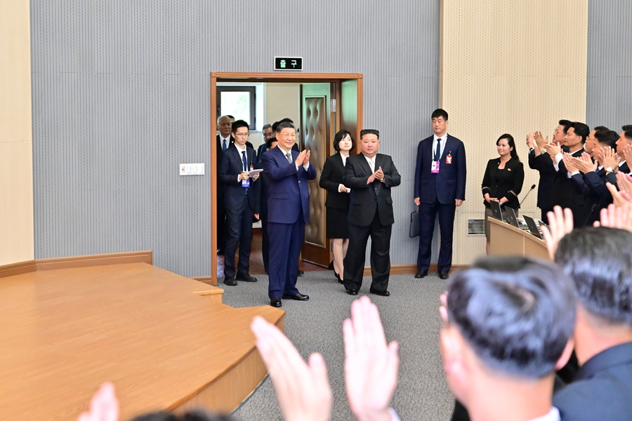 习近平参访朝鲜劳动党中央干部学校(图2)