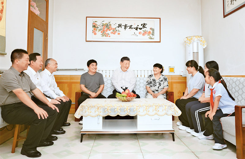 《求是》杂志发表习近平总书记重要文章《做焦裕禄式的县委书记》(图1)