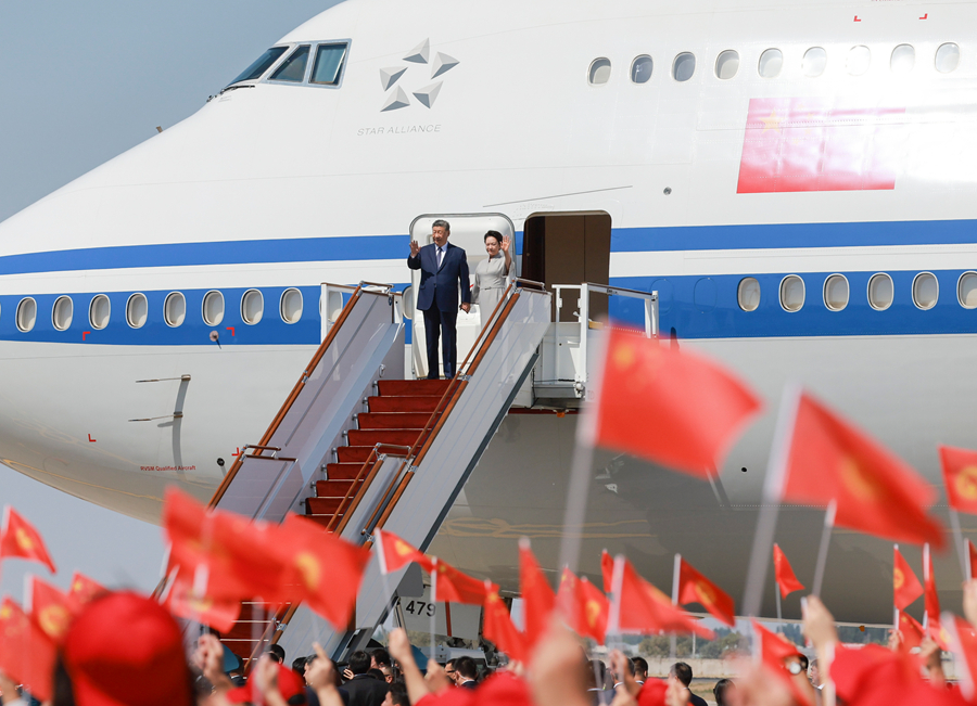 习近平抵达比什凯克出席2026年上海合作组织峰会并对吉尔吉斯斯坦进行国事访问(图2)