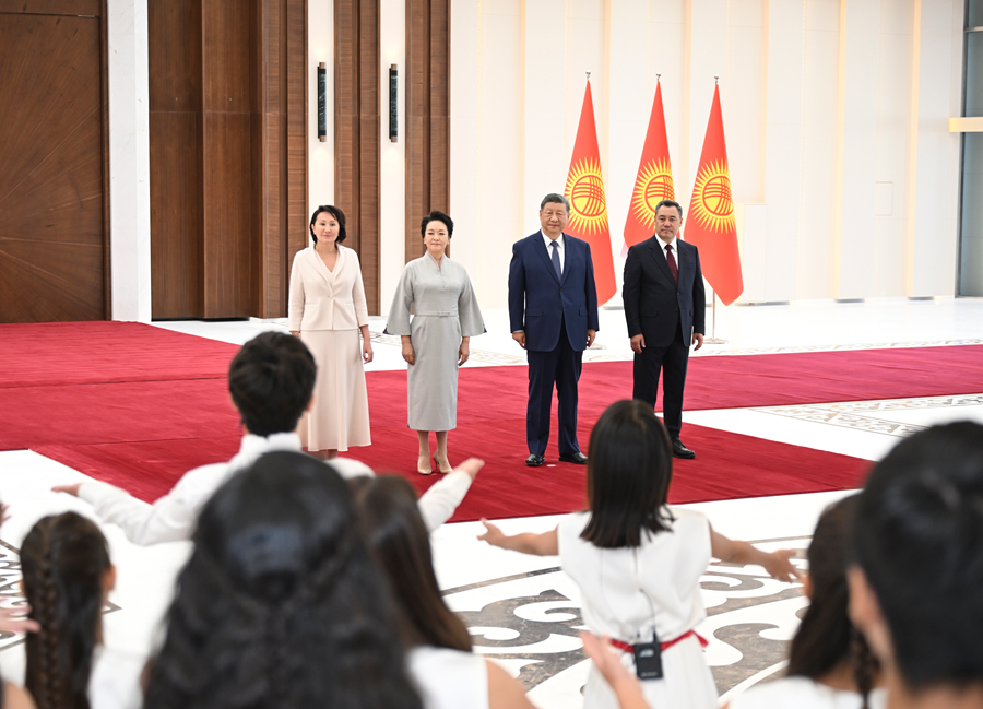 习近平抵达比什凯克出席2026年上海合作组织峰会并对吉尔吉斯斯坦进行国事访问(图5)