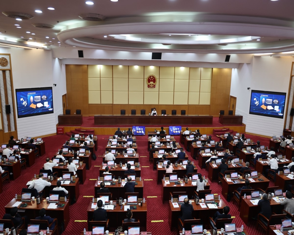 钟君应邀为省人大常委会组成人员讲解文化与科技融合