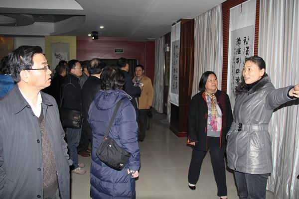 2011年中南地区社科院院长联席会暨智库创新工作论坛在我院召开(图2) 2011年中南地区社科院院长联席会暨智库创新工作论坛在我院召开(图2)