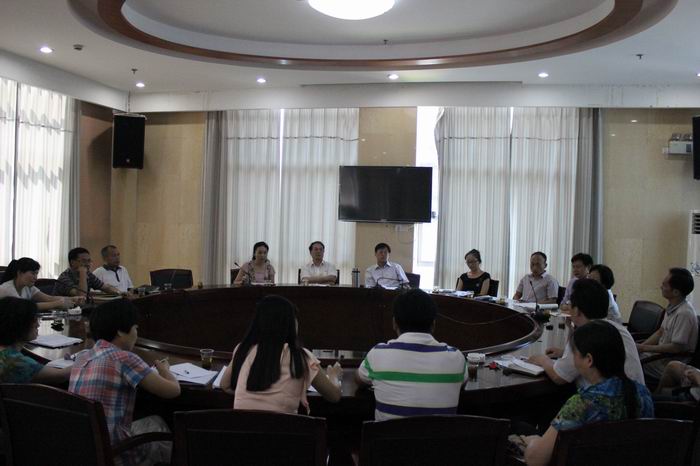 刘建武院长主持召开部分行政科辅岗位人员座谈会(图1)
